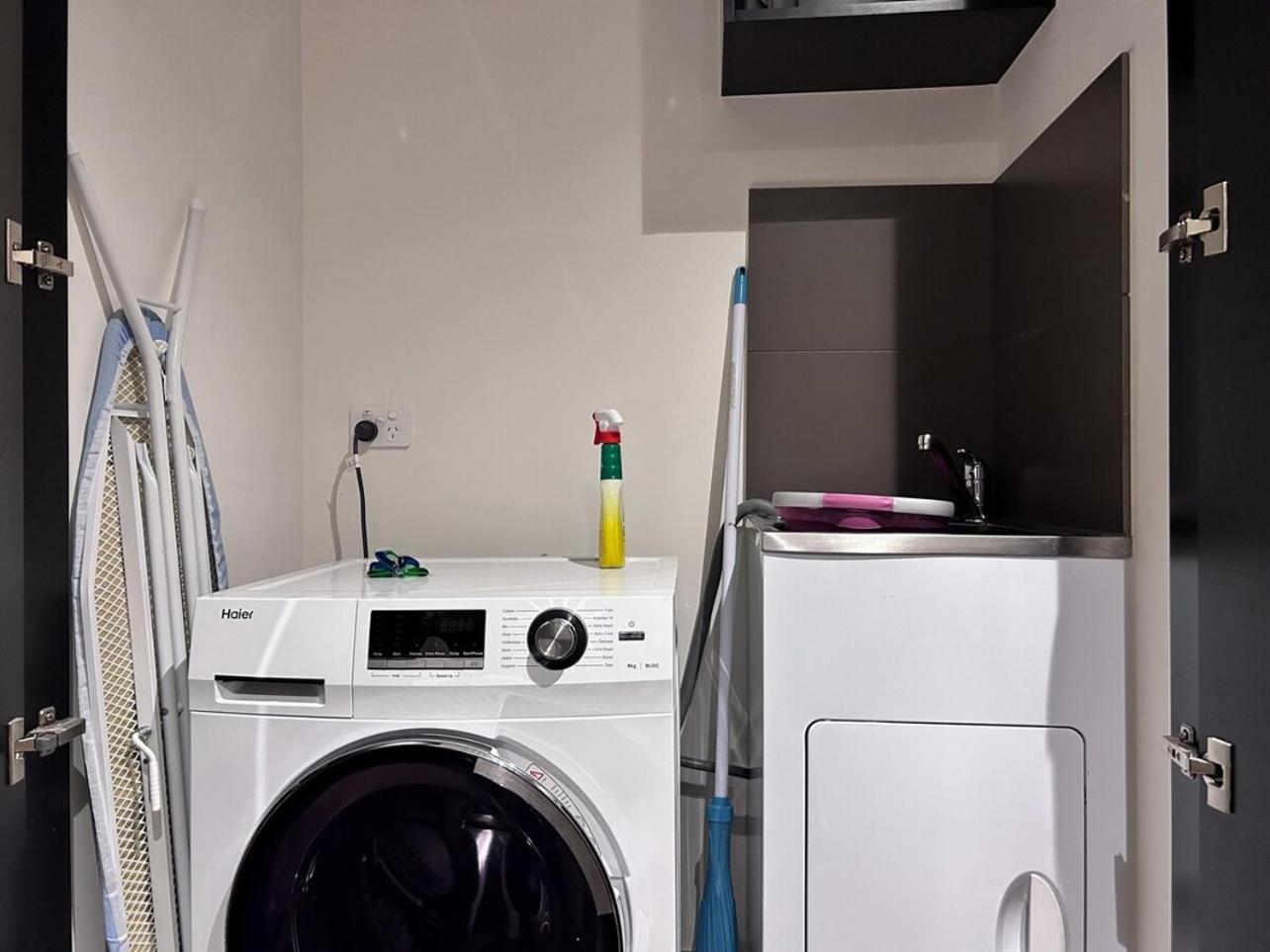 Relaxed 1Br1Ba City View Apt Wifi In Cbd Melbourne Esterno foto